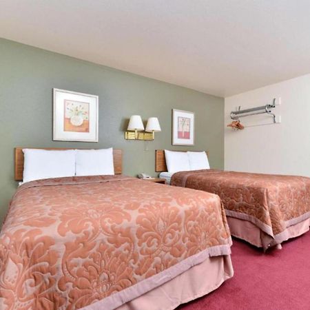 Love Hotels Staples By Oyo At Hwy 10 Mn Motley Exteriér fotografie