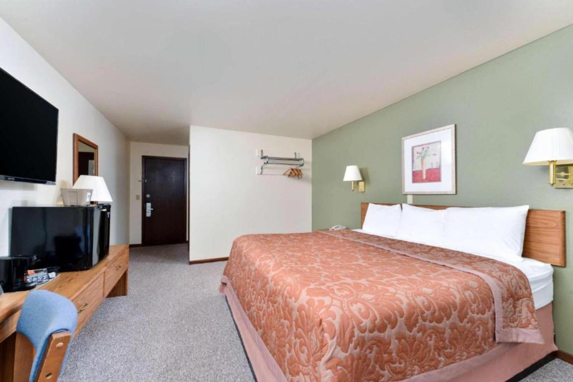 Love Hotels Staples By Oyo At Hwy 10 Mn Motley Exteriér fotografie