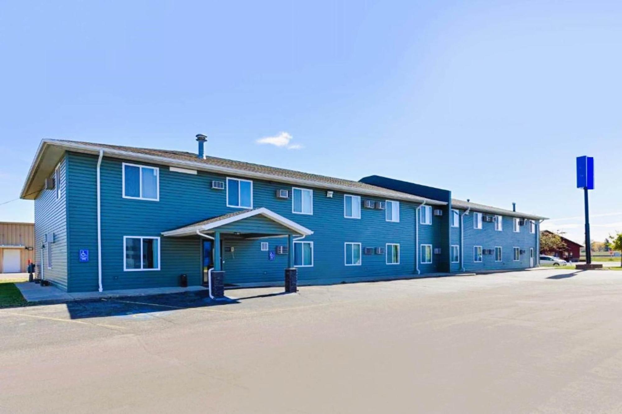 Love Hotels Staples By Oyo At Hwy 10 Mn Motley Exteriér fotografie
